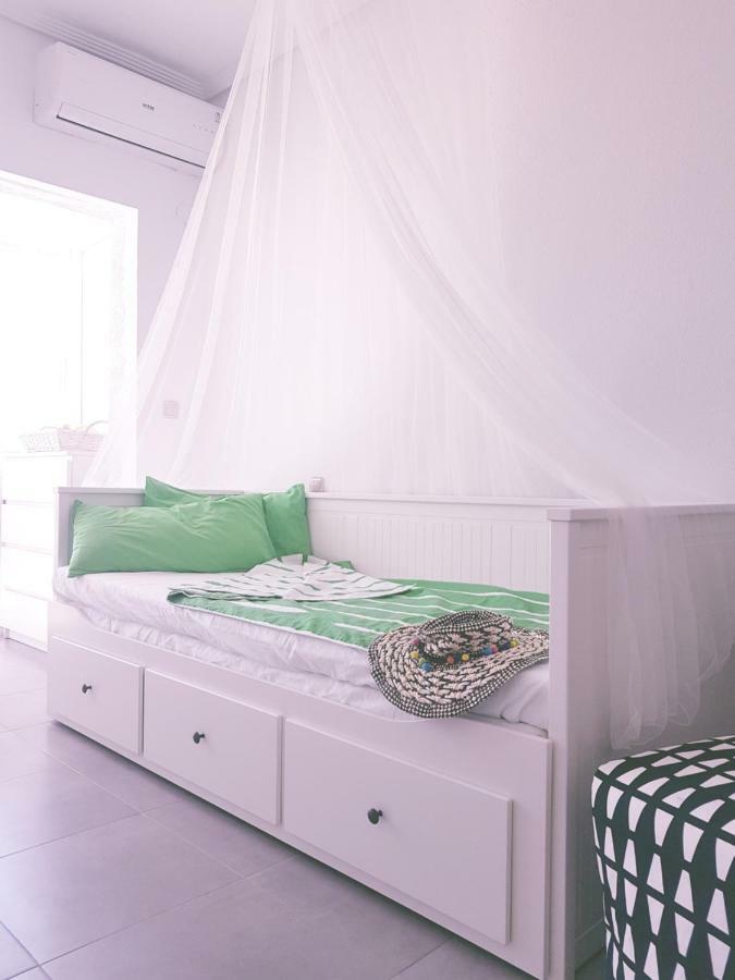 Cosy Studio Apartment In Torrevieja Exterior foto